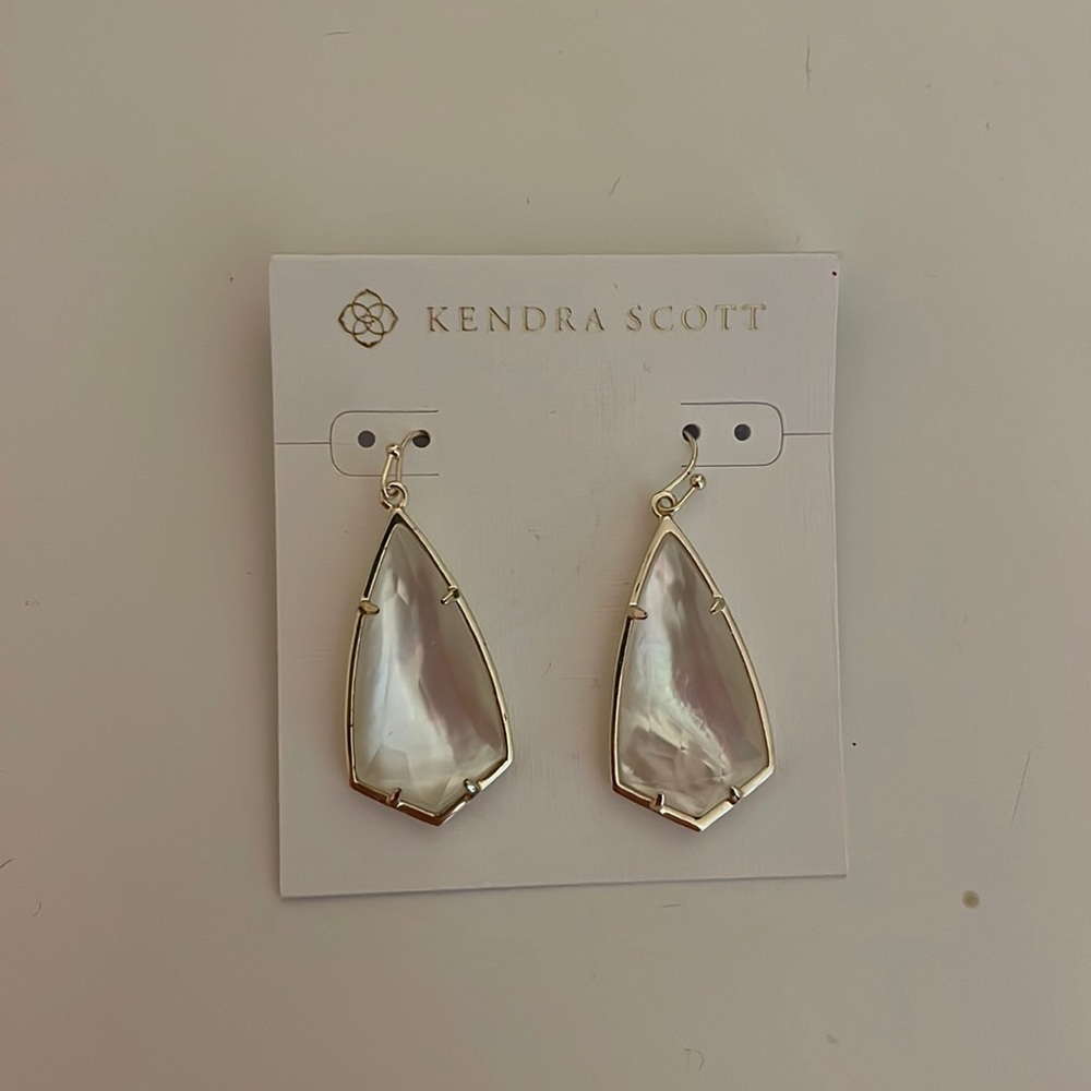 kendra scott dangly earrings